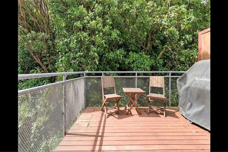 Photo of property in 8/2 Onslow Road, Khandallah, Wellington, 6035