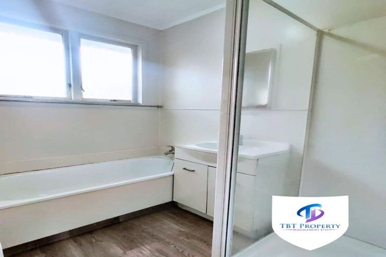 Photo of property in 1/36a Lincoln Road, Henderson, Auckland, 0610