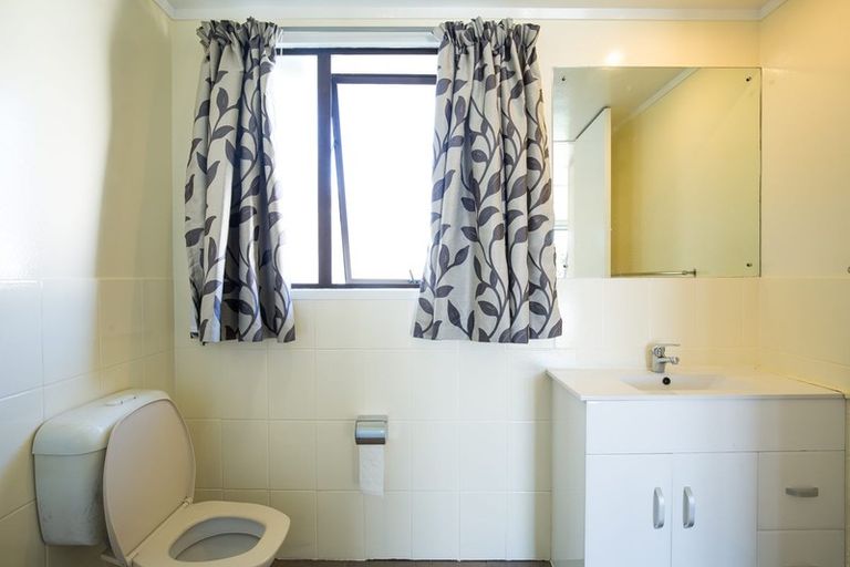 Photo of property in 96 Parrs Cross Road, Henderson, Auckland, 0612