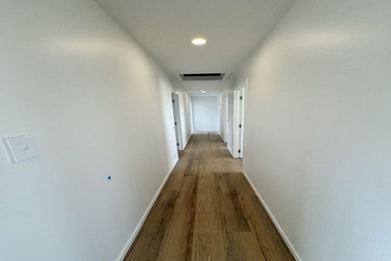 Photo of property in 58c Cedar Heights Avenue, Massey, Auckland, 0614