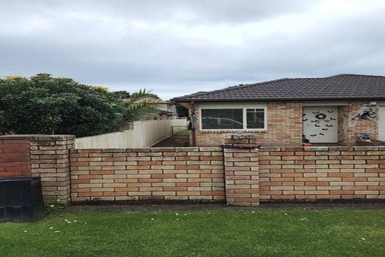 Photo of property in 165 Centreway Road, Orewa, 0931