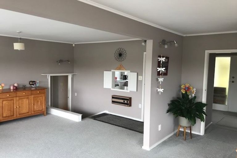 Photo of property in 6 Ayr Place, Papakowhai, Porirua, 5024