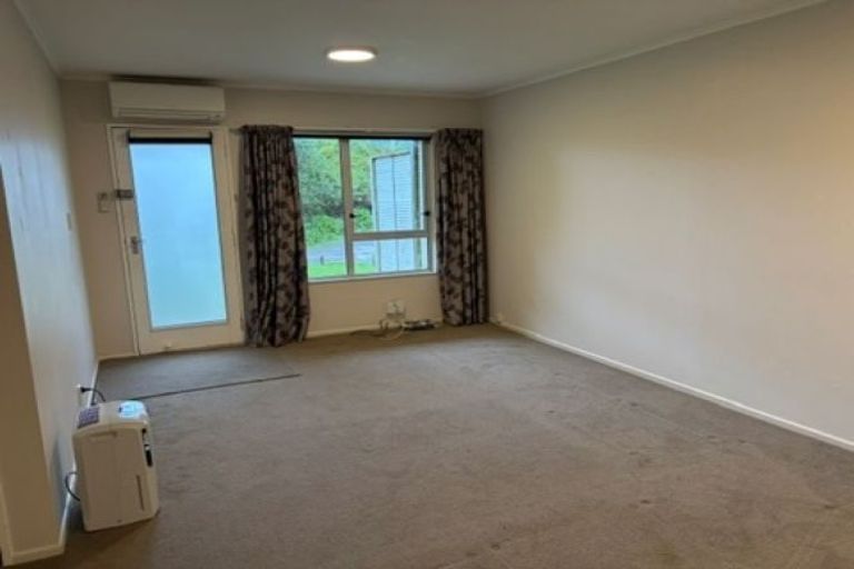 Photo of property in 2/49 Maungaraki Road, Korokoro, Lower Hutt, 5012