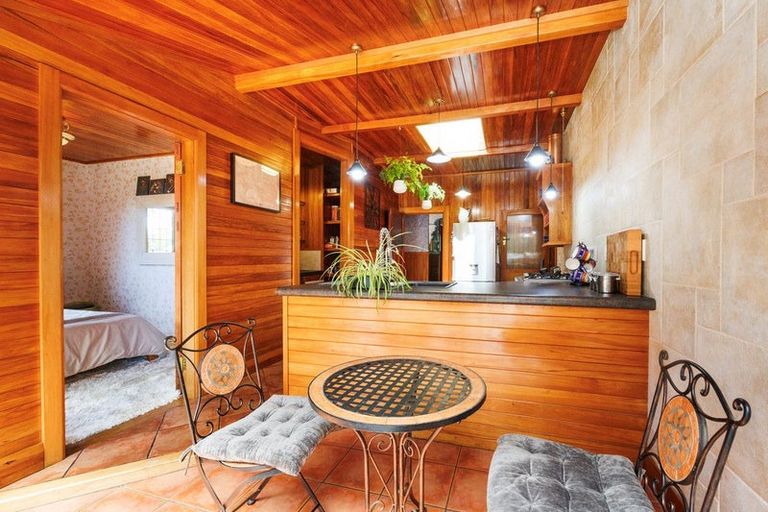 Photo of property in 18 Miro Street, Takaro, Palmerston North, 4410