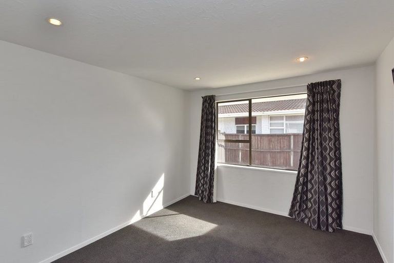 Photo of property in 2/17 Apollo Place, Papanui, Christchurch, 8052