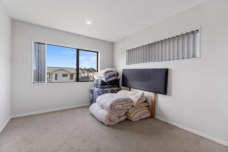 Photo of property in 80a Moire Road, Massey, Auckland, 0614