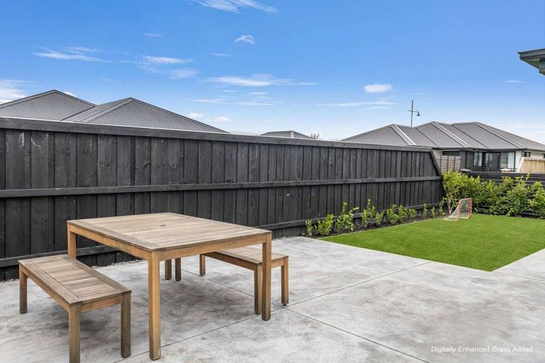 Photo of property in 10 Te Pakiaka Road, Pegasus, 7612