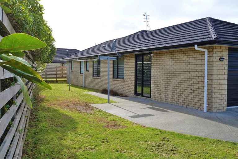 Photo of property in 48 Ocean View Rise, Ruakaka, 0116