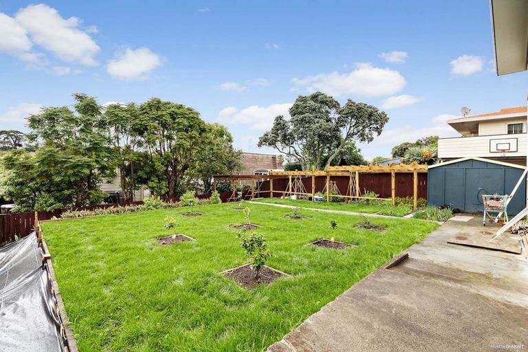Photo of property in 19 Anna Watson Road, Half Moon Bay, Auckland, 2012