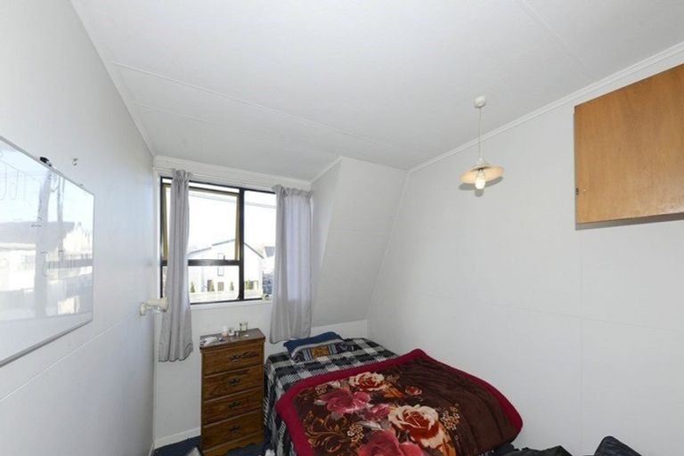 Photo of property in 2/43 Brockworth Place, Riccarton, Christchurch, 8011