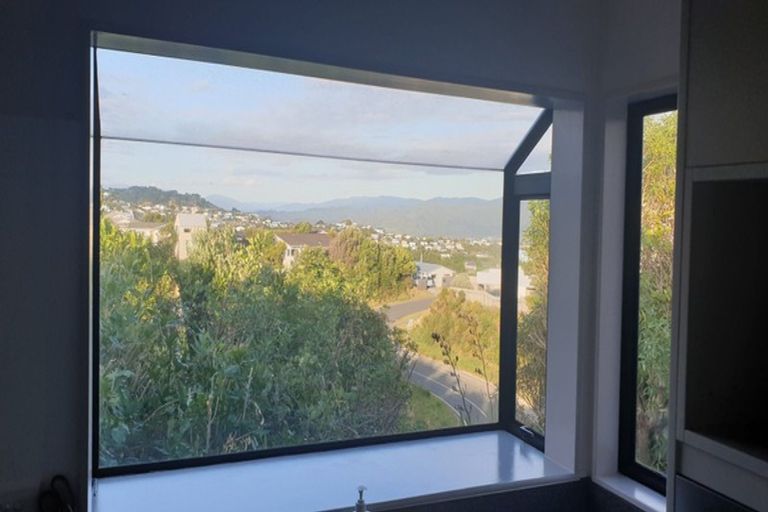 Photo of property in 18 Jasmine Grove, Maungaraki, Lower Hutt, 5010