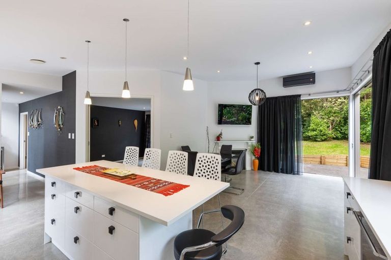 Photo of property in 1020b Scenic Drive North, Swanson, Auckland, 0816