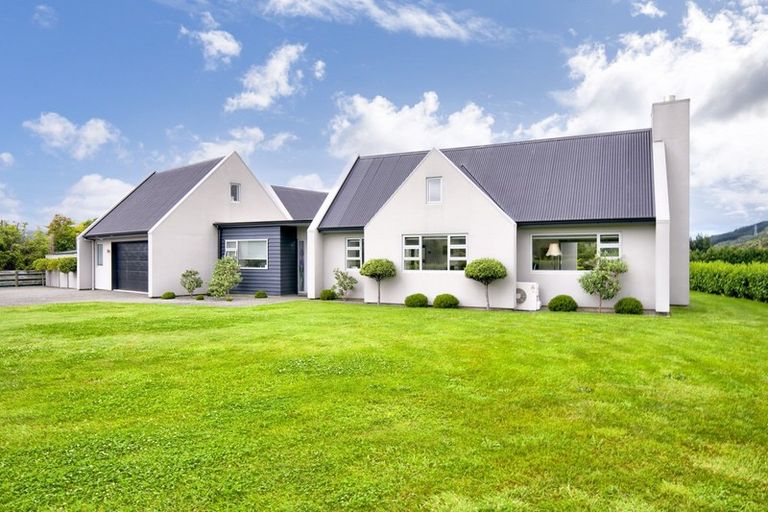 Photo of property in 71 Kirton Drive, Riverstone Terraces, Upper Hutt, 5018