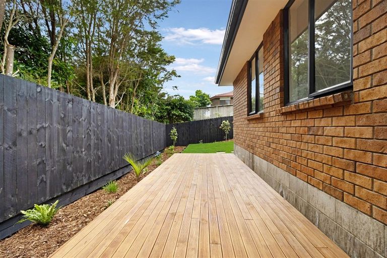 Photo of property in 21a Chelmsley Avenue, Henderson, Auckland, 0612