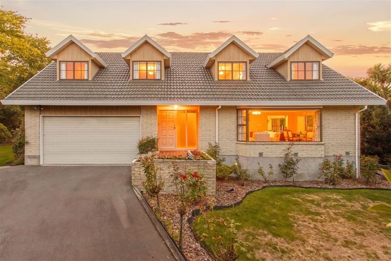 Photo of property in 1 Whareora Terrace, Cashmere, Christchurch, 8022