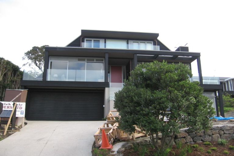 Photo of property in 27 Whitby Crescent, Mairangi Bay, Auckland, 0630
