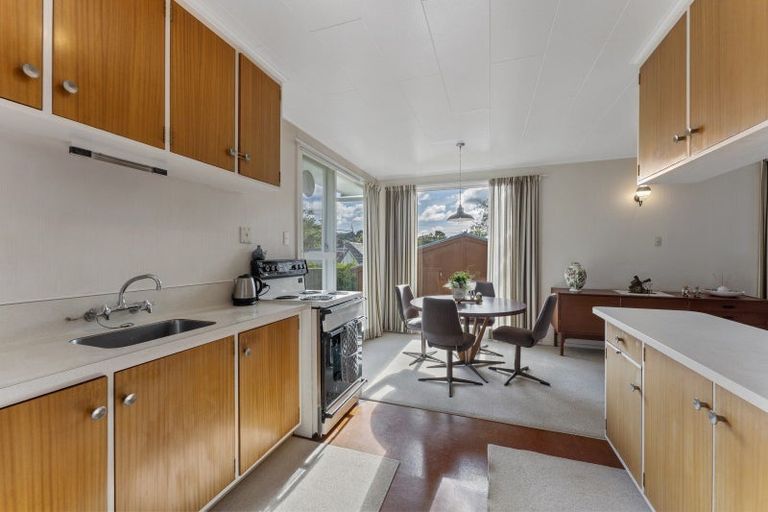 Photo of property in 412 Stokes Valley Road, Stokes Valley, Lower Hutt, 5019