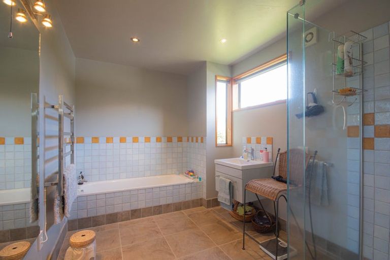 Photo of property in 33 Seaview Lane, Wainui, French Farm, 7582