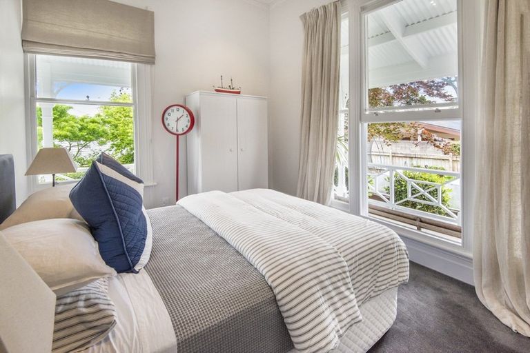 Photo of property in 29 Maritime Terrace, Birkenhead, Auckland, 0626