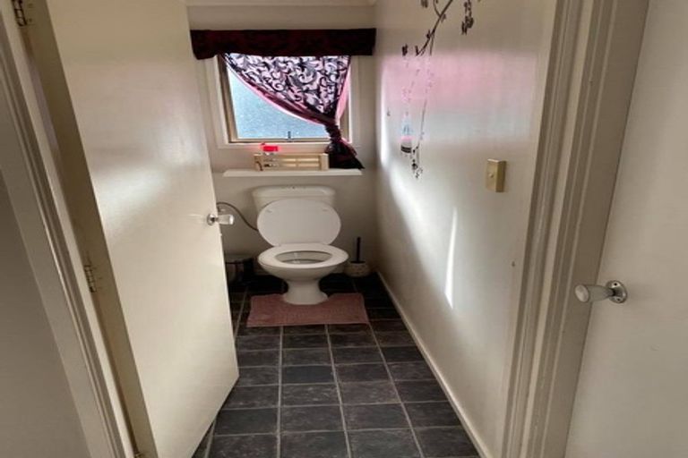 Photo of property in 25 Topliss Drive, Northcross, Auckland, 0632