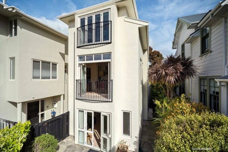Photo of property in 35b Hobson Crescent, Thorndon, Wellington, 6011
