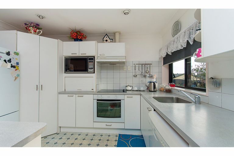 Photo of property in 3 Brookesmith Drive, Waiuku, 2123