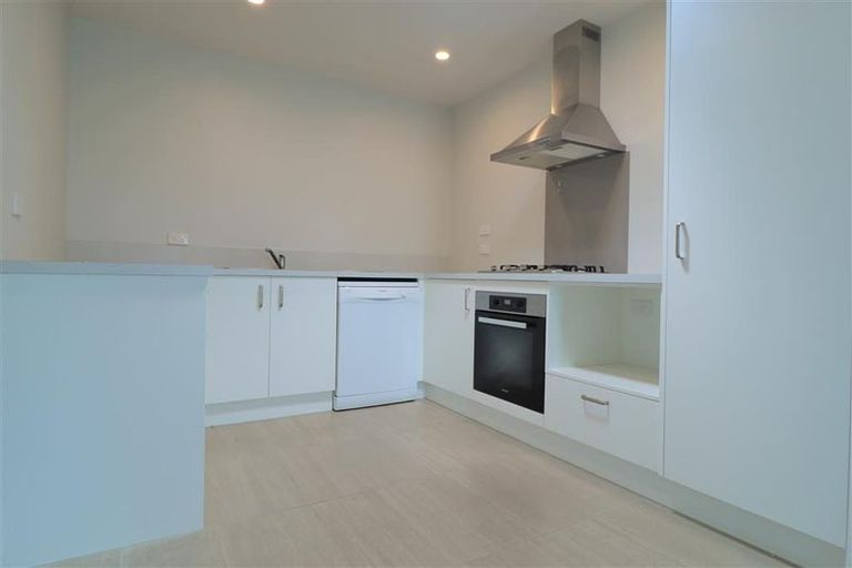 Photo of property in 1 Swamp Kauri Grove, Papakura, 2110