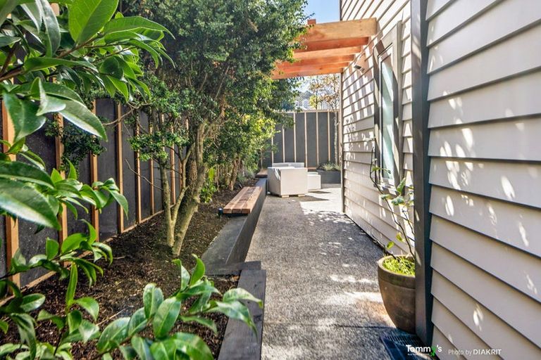 Photo of property in 35b Hobson Crescent, Thorndon, Wellington, 6011