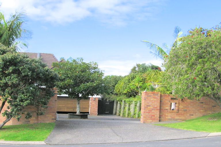 Photo of property in 26 Ngahere Views, Orewa, 0931