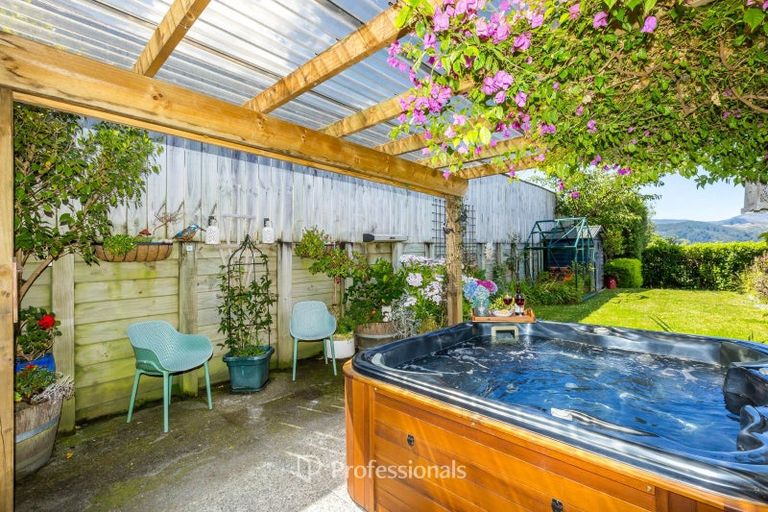 Photo of property in 53 Riverstone Drive, Riverstone Terraces, Upper Hutt, 5018