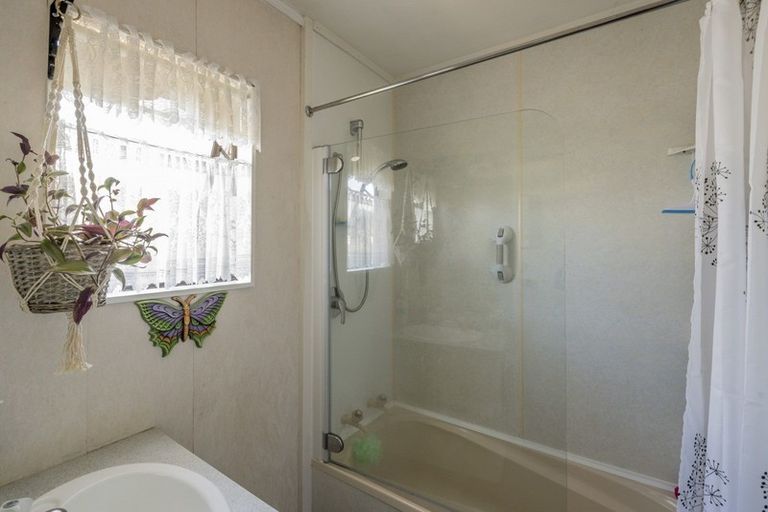 Photo of property in 19 Douglas Street, Levin, 5510