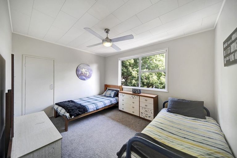 Photo of property in 79 Cascades Road, Pakuranga Heights, Auckland, 2010
