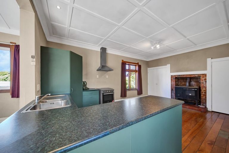 Photo of property in 2 Galt Street, Hawera, 4610