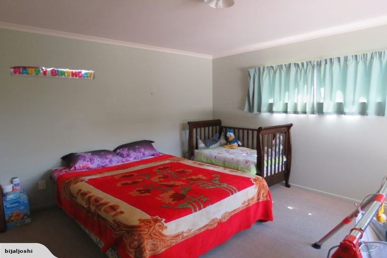 Photo of property in 8a Sandspit Road, Waiuku, 2123