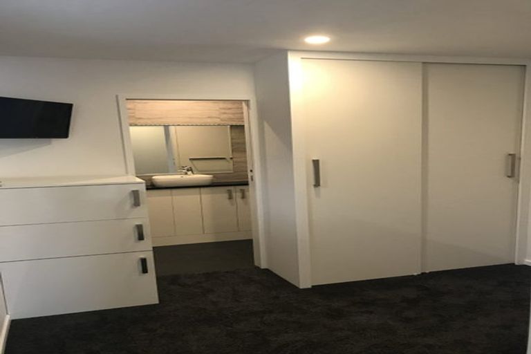 Photo of property in 16 Langana Avenue, Browns Bay, Auckland, 0630