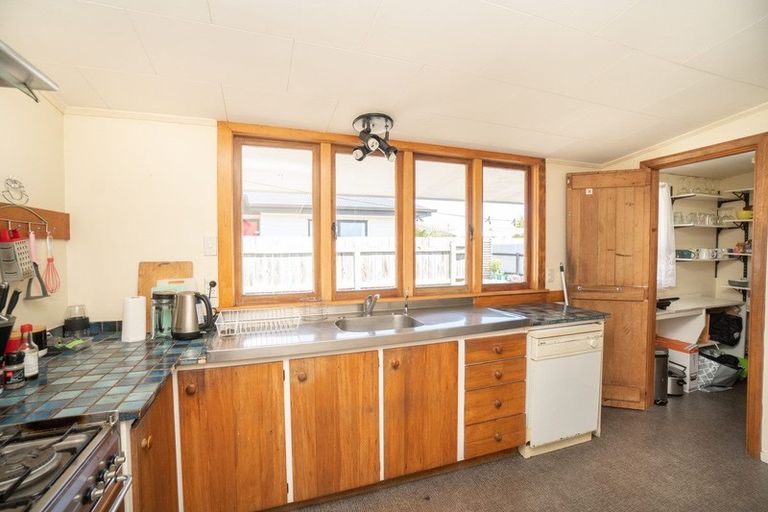 Photo of property in 16 Lombard Street, Palmerston North, 4410