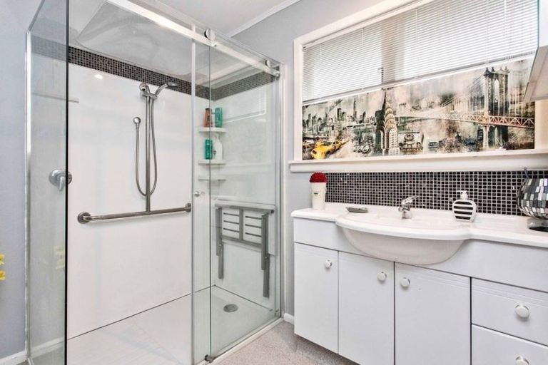 Photo of property in 23 Damien Place, Bromley, Christchurch, 8062