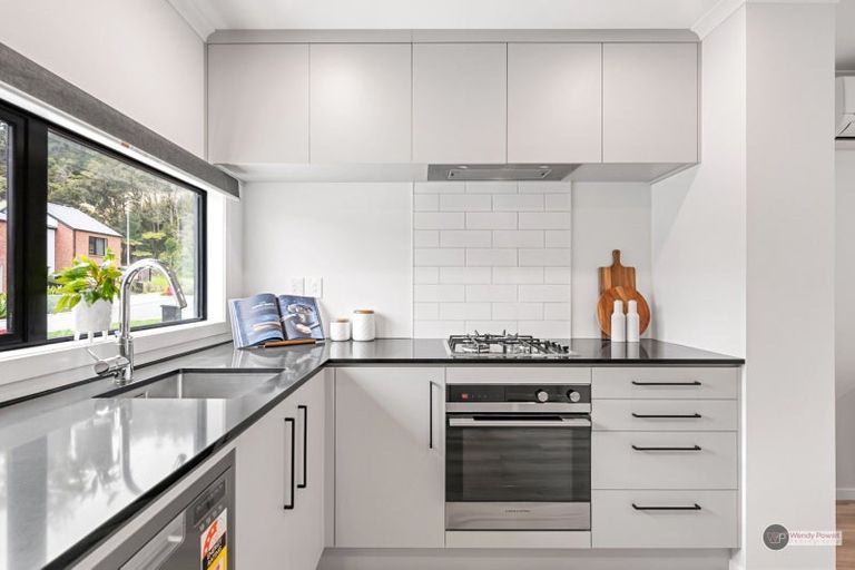 Photo of property in 15 Doug Jensen Street, Wallaceville, Upper Hutt, 5018