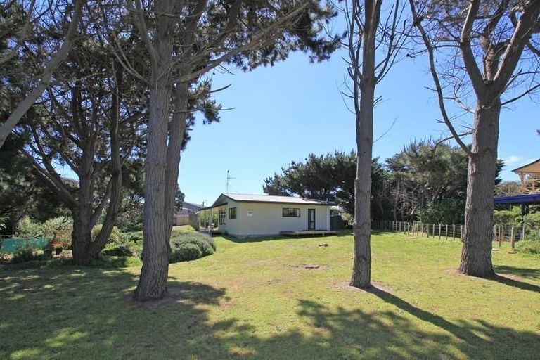 Photo of property in 283 Peka Peka Road, Peka Peka, Waikanae, 5391