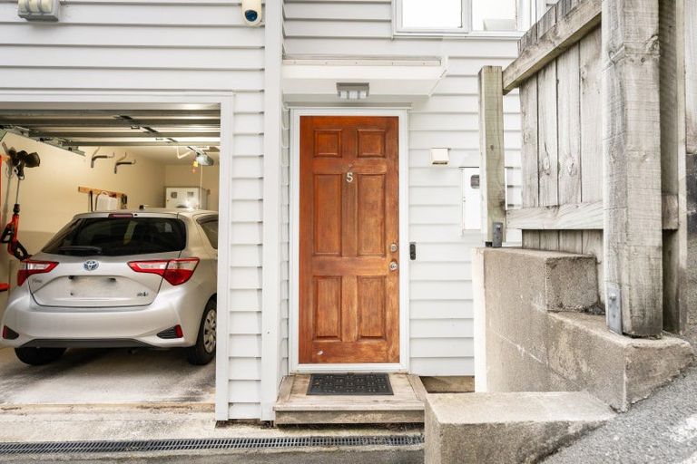 Photo of property in 5/143 Cockayne Road, Khandallah, Wellington, 6035