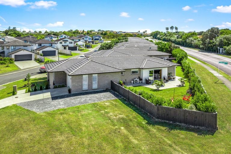 Photo of property in 2 Maylee Crescent, Gulf Harbour, Whangaparaoa, 0930