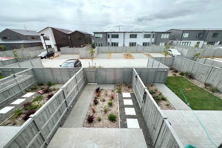 Photo of property in 10 Park Green Avenue, Rosehill, Papakura, 2113