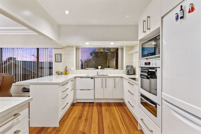 Photo of property in 7 Divich Avenue, Te Atatu South, Auckland, 0610