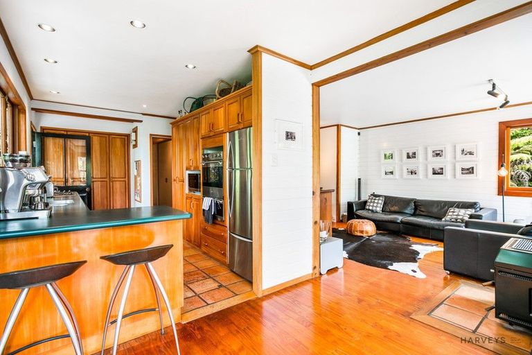 Photo of property in 91 Avonleigh Road, Green Bay, Auckland, 0604