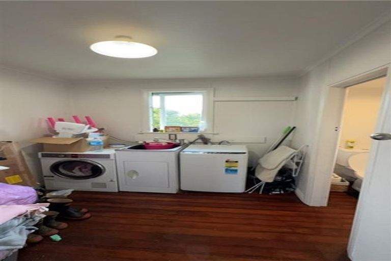 Photo of property in 160 Seaview Road, Westown, New Plymouth, 4310
