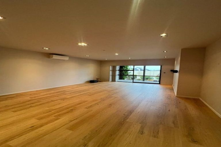 Photo of property in 1/15a Takutai Avenue, Bucklands Beach, Auckland, 2012
