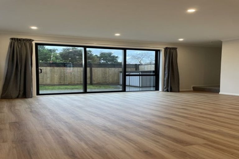 Photo of property in 17 Raeble Walkington Lane, Wallaceville, Upper Hutt, 5018