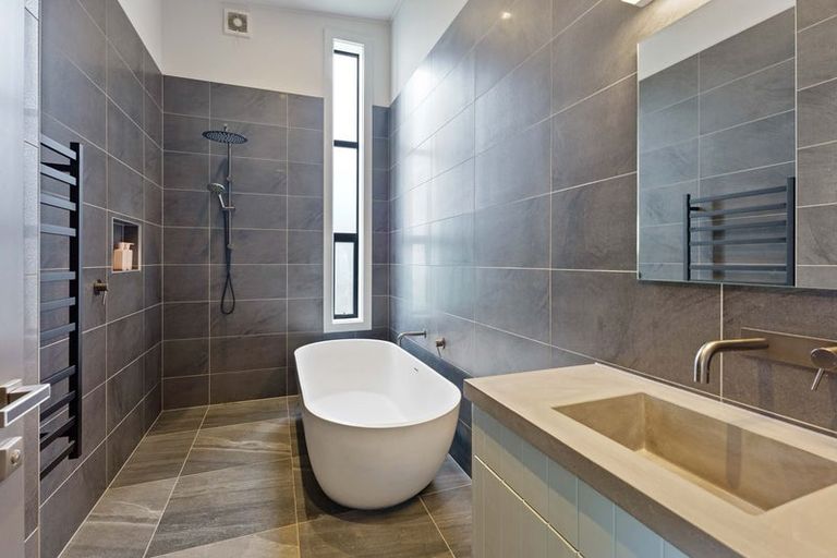 Photo of property in 7 Tutere Street, Waikanae Beach, Waikanae, 5036