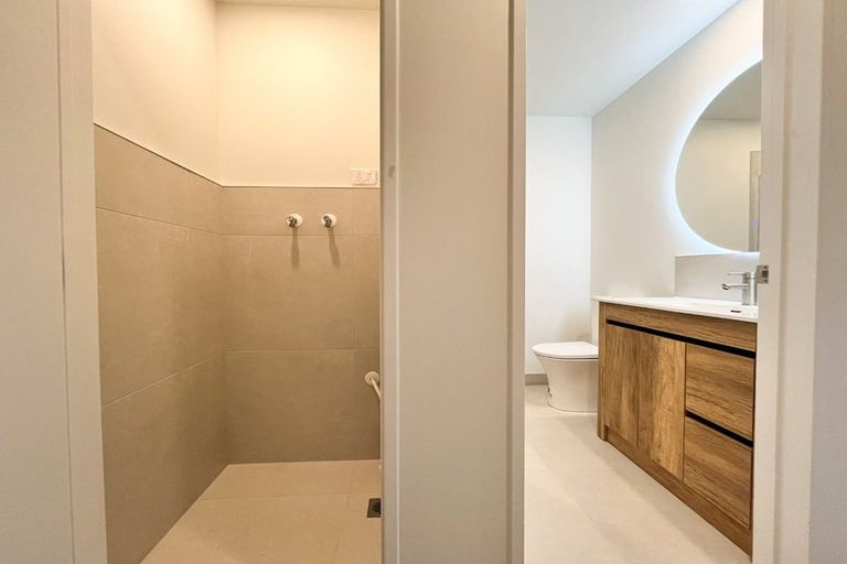 Photo of property in 17/9 Aeroview Drive, Beach Haven, Auckland, 0626