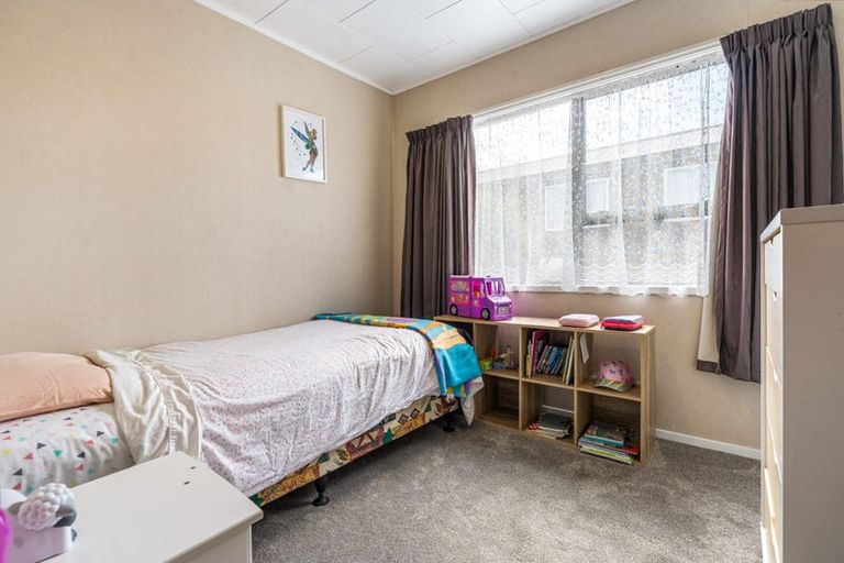 Photo of property in 50 Athena Drive, Totara Vale, Auckland, 0629